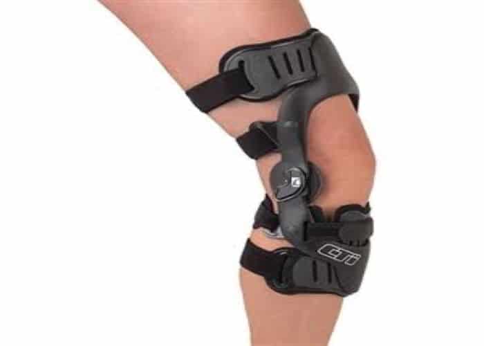 BREG 20135 Brace Functional Left Joint 19.5 21/15.25 16.25 6 Above Mid Patella/Knee Joint 19.5 21/15.25 16.25 Knee Plus Acl/MCL/LCL Polycentric Hinge Padded Straps Condyle Pad Adjustable Strap Circumference Medium 6 Above Mid Patella/Knee 